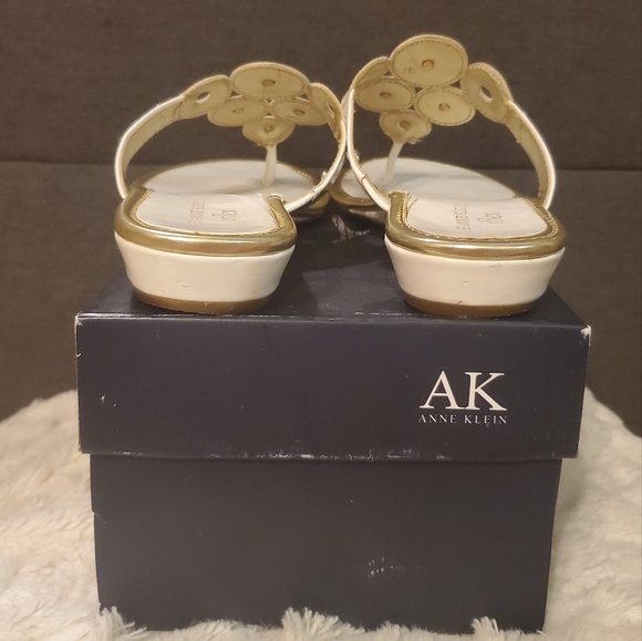 AK Anne Klein Achazie Thong Sandals in White and Gold - Picture 6 of 11